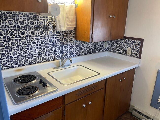 Building Photo - STUDIO APT - ROSE TREE INN, UPTOWN SEDONA-...