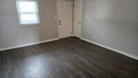 Building Photo - 710 E 139 St
