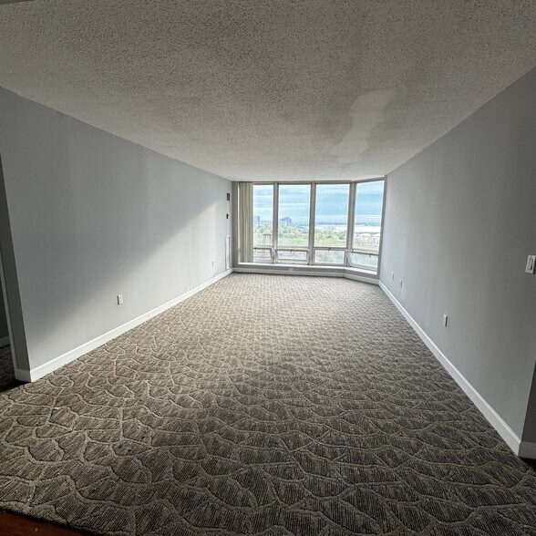 Building Photo - 250 E Harbortown Dr