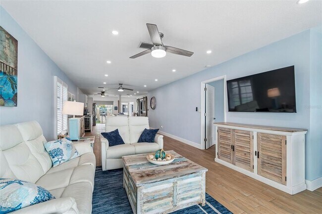 Building Photo - 392 Boca Ciega Point Blvd N