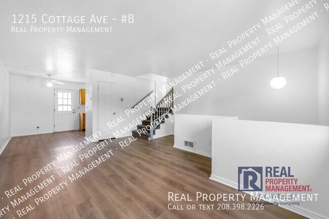 Building Photo - 1215 Cottage Ave