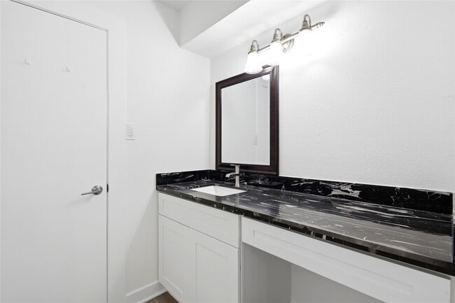 Building Photo - 9407 Denbury Way