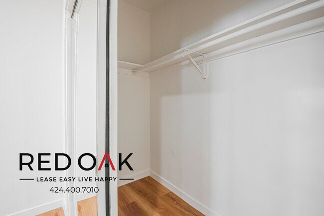 Building Photo - 1818 Whitley Ave