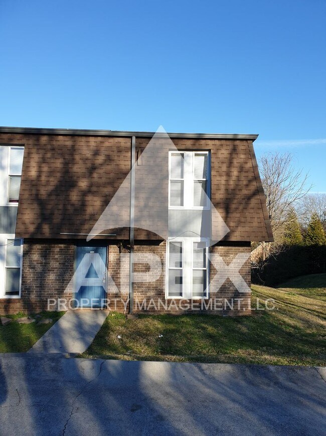 Building Photo - 424 Cross Creek Rd