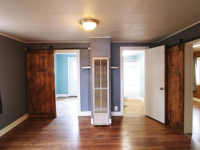 Building Photo - SEC104