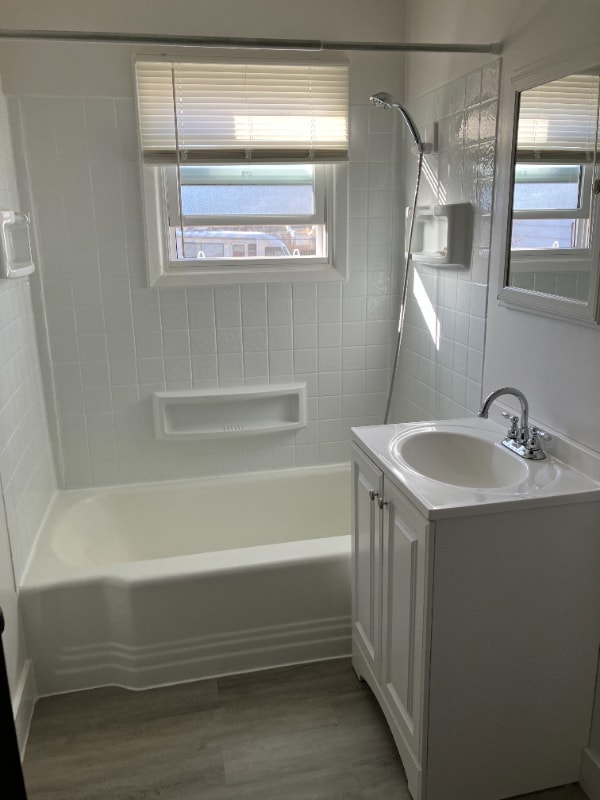 Building Photo - 406 13th St S