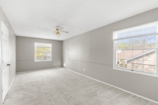 Building Photo - 14355 Rainy Lake Dr