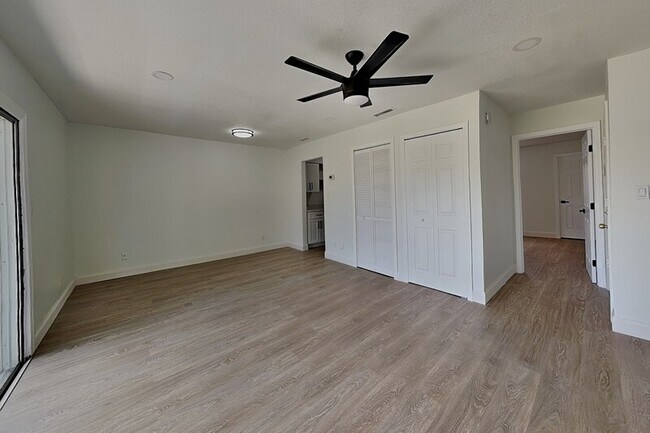 Building Photo - 7309 Daniel Webster Dr
