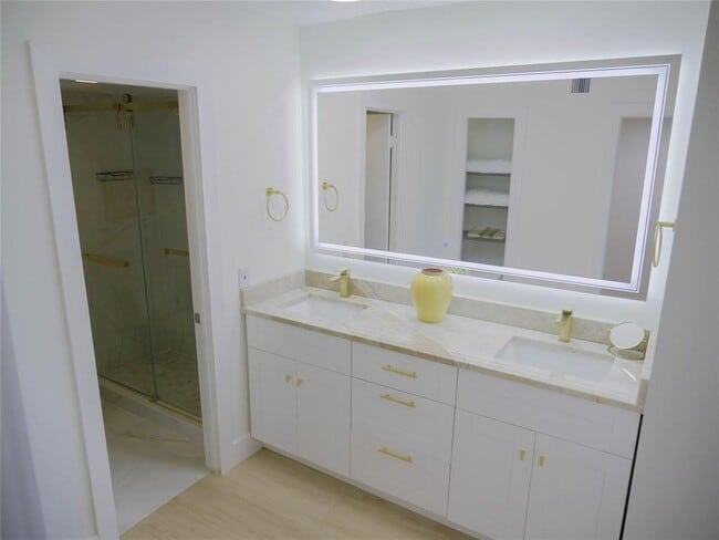 Building Photo - 2000 S Ocean Blvd