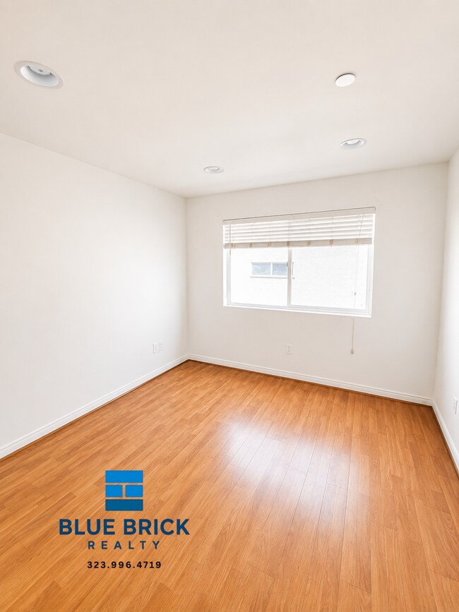 Building Photo - 13623 Sherman Way