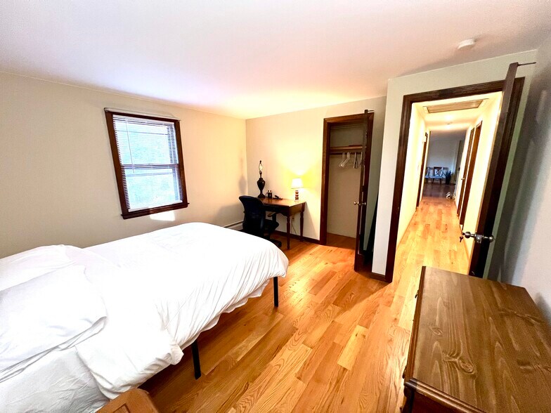 Building Photo - 215 Macktown Rd