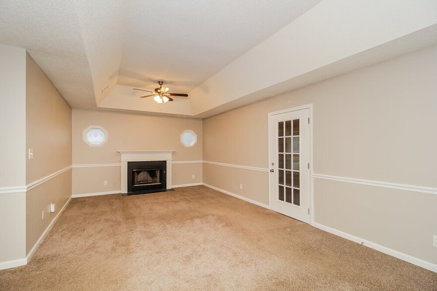 Building Photo - 45 Kingswood Club Dr