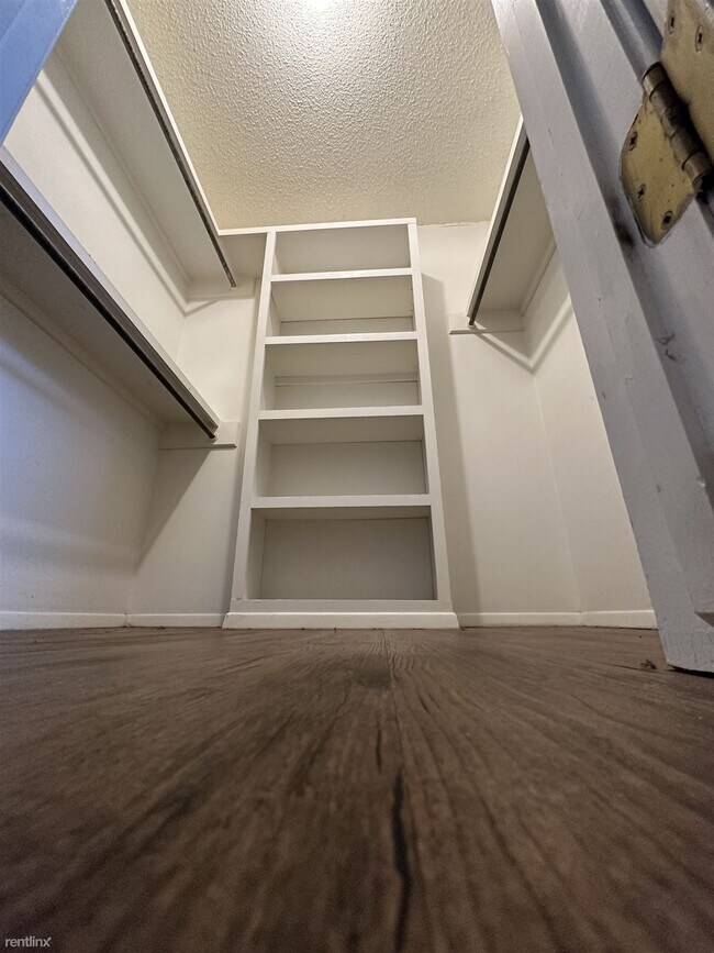 Building Photo - 2 br, 2 bath Duplex - 4470 Ridgecrest Circ...