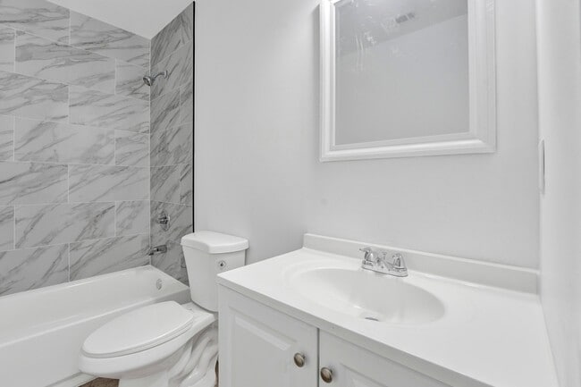 Building Photo - 1061 N Avalon St