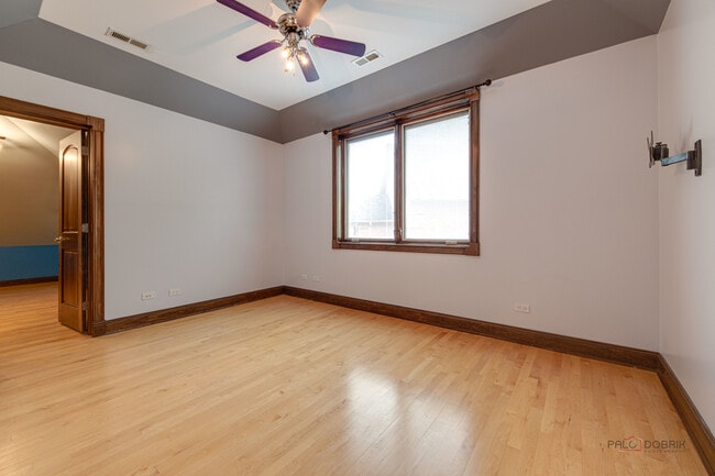 Building Photo - 339 Taft Ct