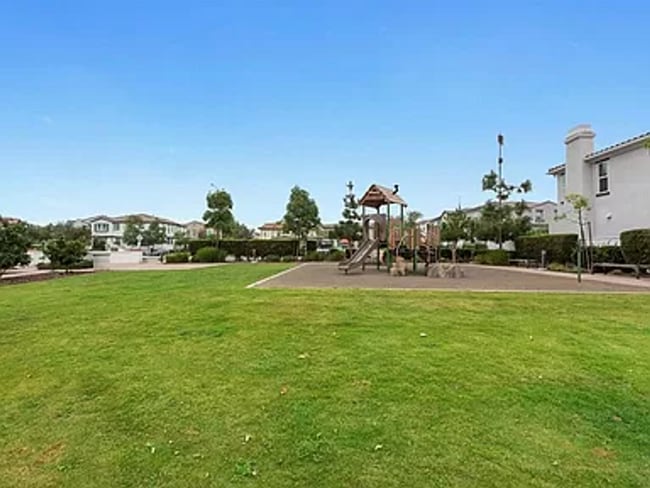 Building Photo - Beautiful Oceanside Home.