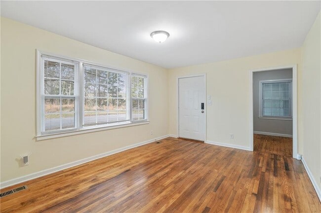 Building Photo - 681 Toliver St NE