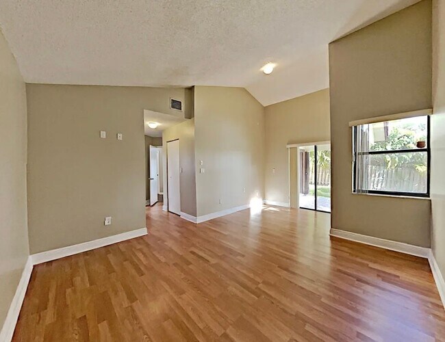 Building Photo - 260 SW 113th Terrace