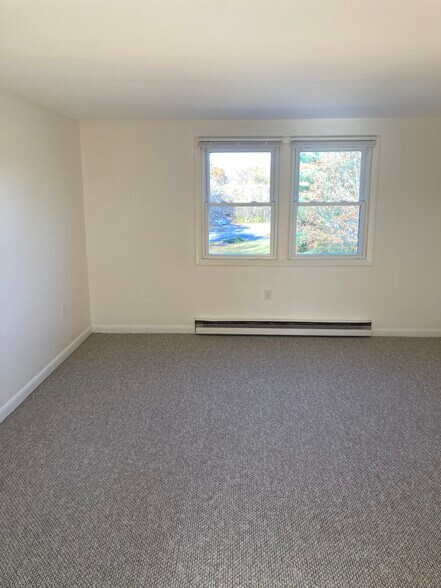 Building Photo - 681 State Rd