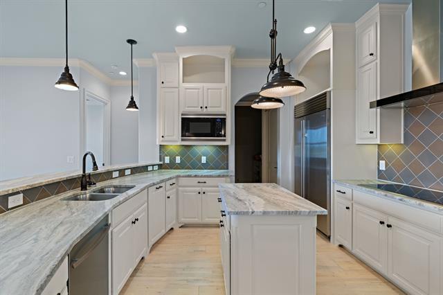 Building Photo - 6675 Mediterranean Dr