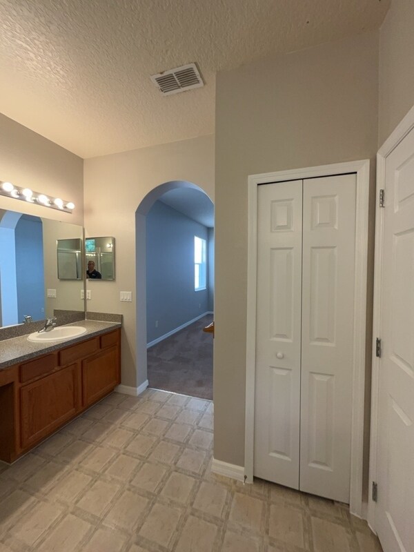 Building Photo - 9672 Piccadilly Sky Way