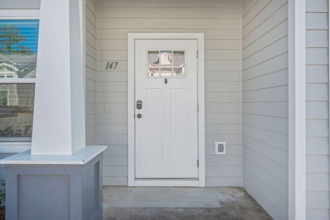 Building Photo - 147 N Sand Palm Rd