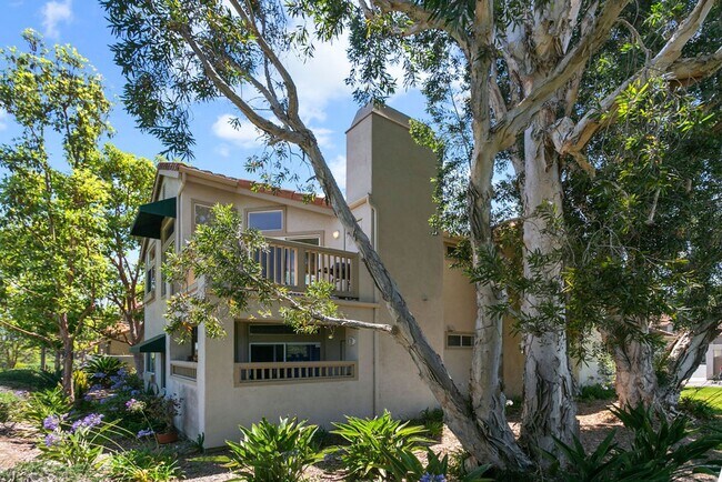 Building Photo - Beautiful End Unit Condo with Overlook of ...