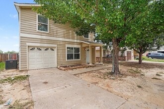 Building Photo - 1733 Vineridge Ln