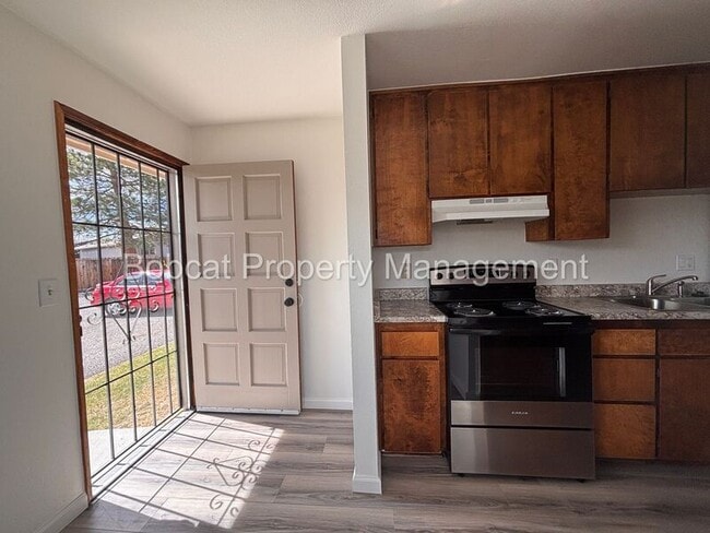 Building Photo - 1516 South Ct