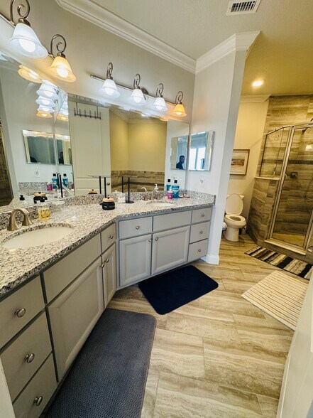 Building Photo - 6 Riverwalk Drive