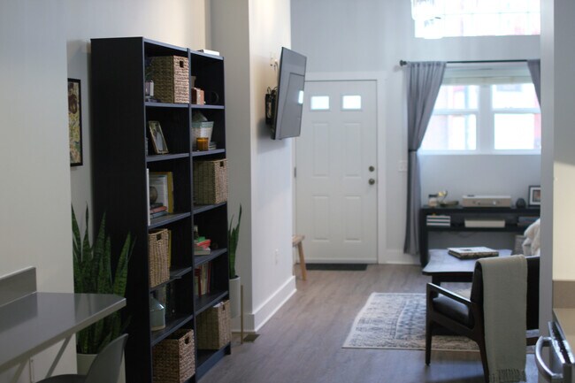 Building Photo - 4057 Penn Ave