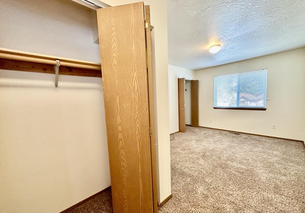 Building Photo - 107 N Caton St