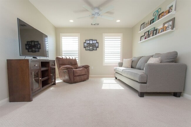 Building Photo - MUST SEE!!! Newer construction build w/ fixed SDGE Bill! Central A/C and Heat!