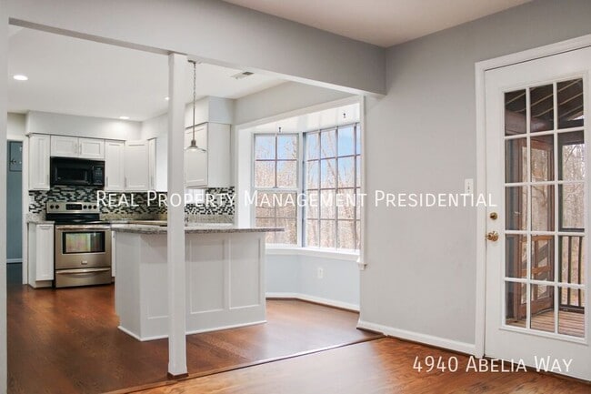 Building Photo - 4940 Abelia Way