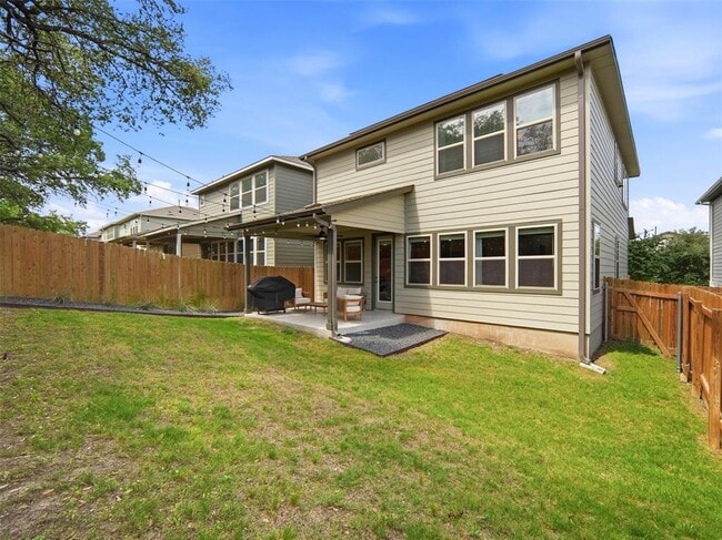 Building Photo - 10215 Buster Dr
