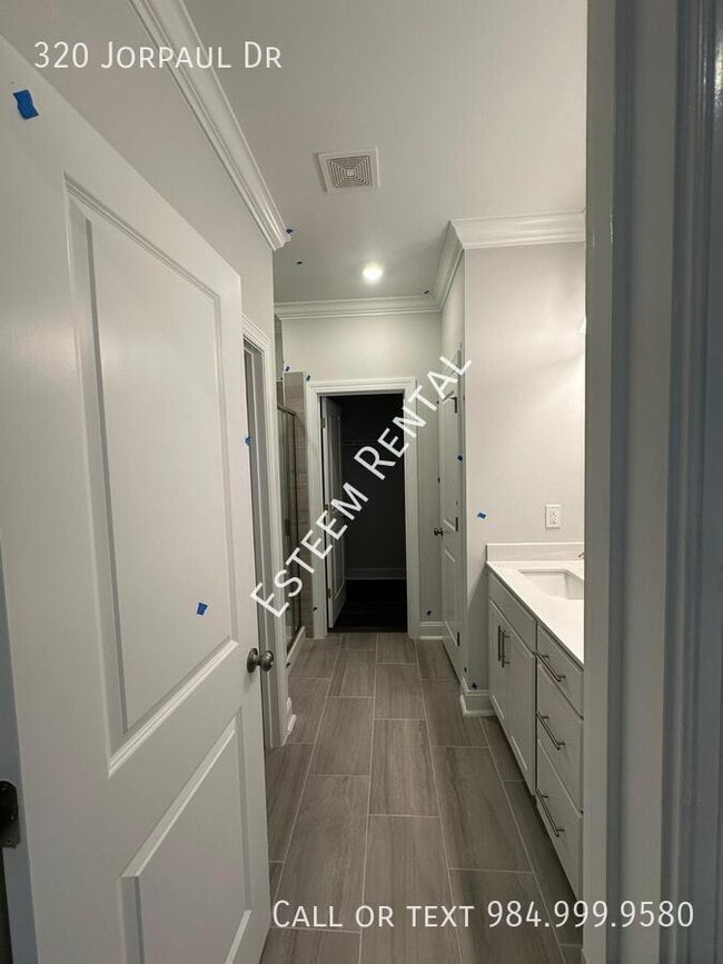 Building Photo - 320 Jorpaul Dr