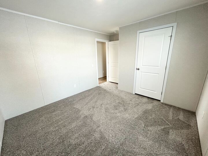 Building Photo - 29909 Flushing Dr