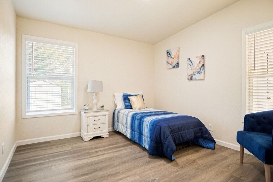 Building Photo - 462 Springwood Ln