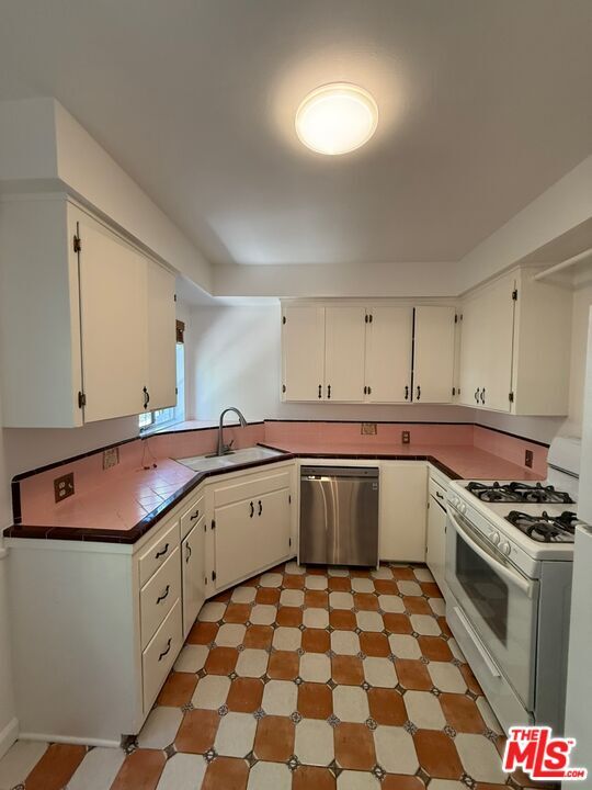 Building Photo - 4501 Finley Ave