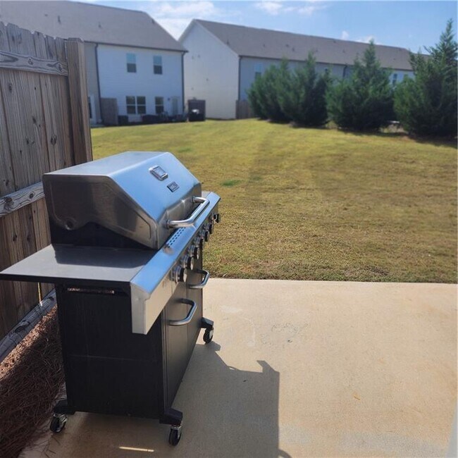 Building Photo - 5056 Silver Fox Trl