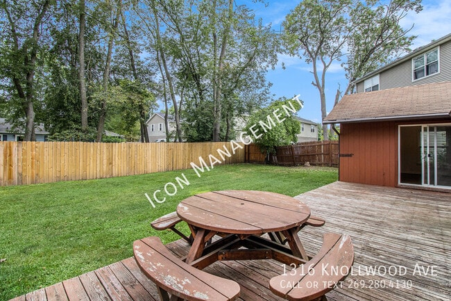 Building Photo - 1316 Knollwood Ave