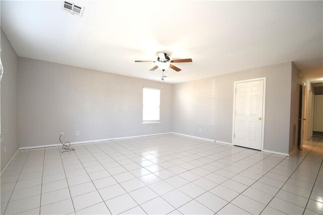 Building Photo - 2510 SE 4th St