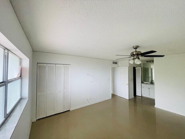 Building Photo - 6300 S Falls Cir Dr