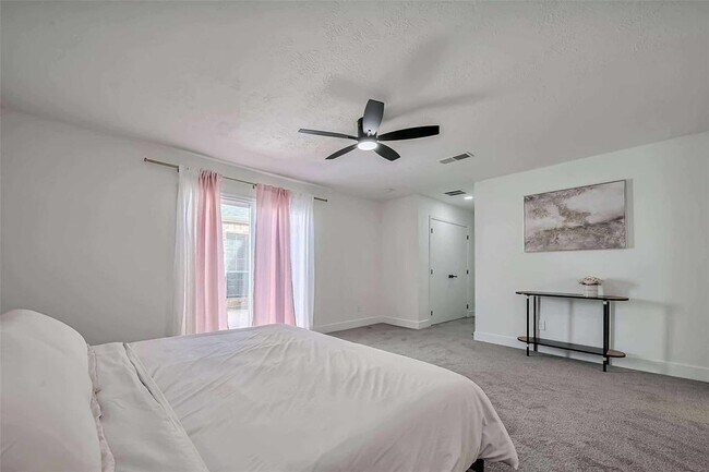 Building Photo - 13902 Wickersham Ln