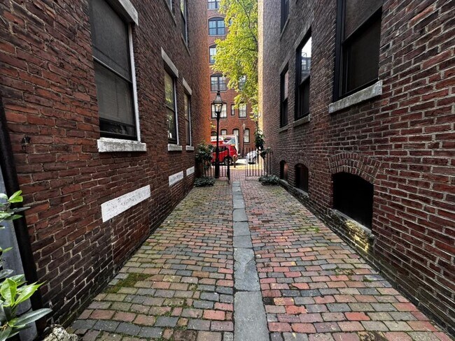 Building Photo - 29 Revere St