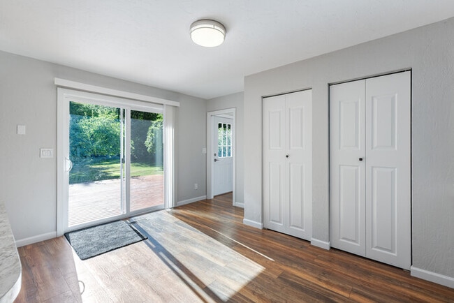 Building Photo - BEAUTIFUL UPDATED RAMBLER WITH LARGE GARGE