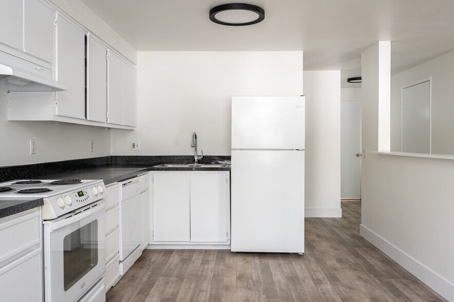 Kings Meadow Apartments 2079 SW 257th Ave Troutdale OR 97060