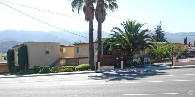 Building Photo - 4133 La Crescenta Ave