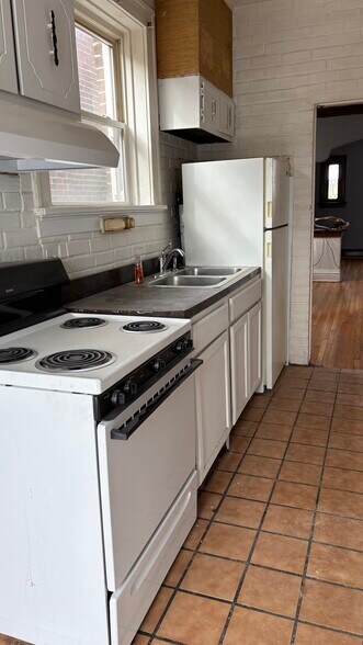 Building Photo - 4554 Morganford Rd