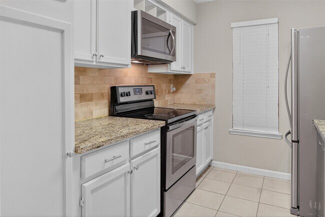 Building Photo - 10555 Turtlewood Ct